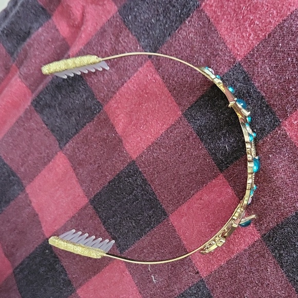 Tiara - Picture 2 of 3